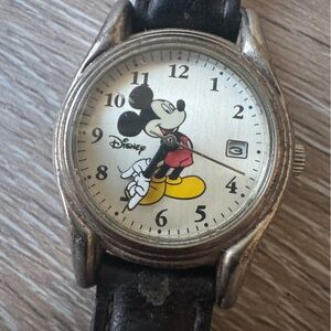 Mickey Mouse moving hands watch